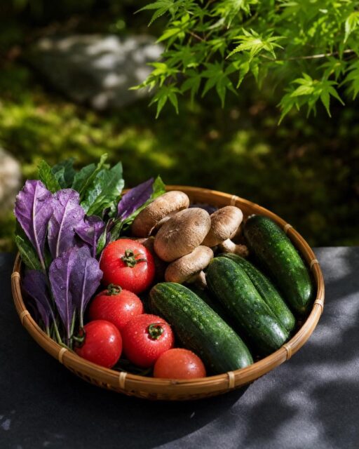 美味しさの原点は、素材との出会いから。
料理長が大切にしているのは、
一皿を仕立てる技術だけではありません。
どの土地で育ち、
どのような想いで育てられた食材なのか。
生産者が丁寧に育てた加賀野菜をはじめ、
石川県ならではの旬の食材を厳選し、
素材本来の魅力を一皿へと仕立てます。
季節を感じ、
土地を味わう。
加賀の風土が育んだ旬の恵み。
ーーーーーーーーーーー
山中温泉 胡蝶
@kochou_yamanaka
ーーーーーーーーーーー
#料理旅館 #加賀懐石